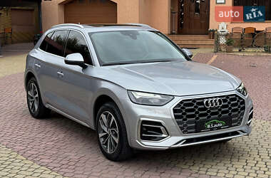 Позашляховик / Кросовер Audi Q5 2021 в 