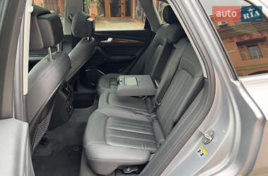 Позашляховик / Кросовер Audi Q5 2021 в 