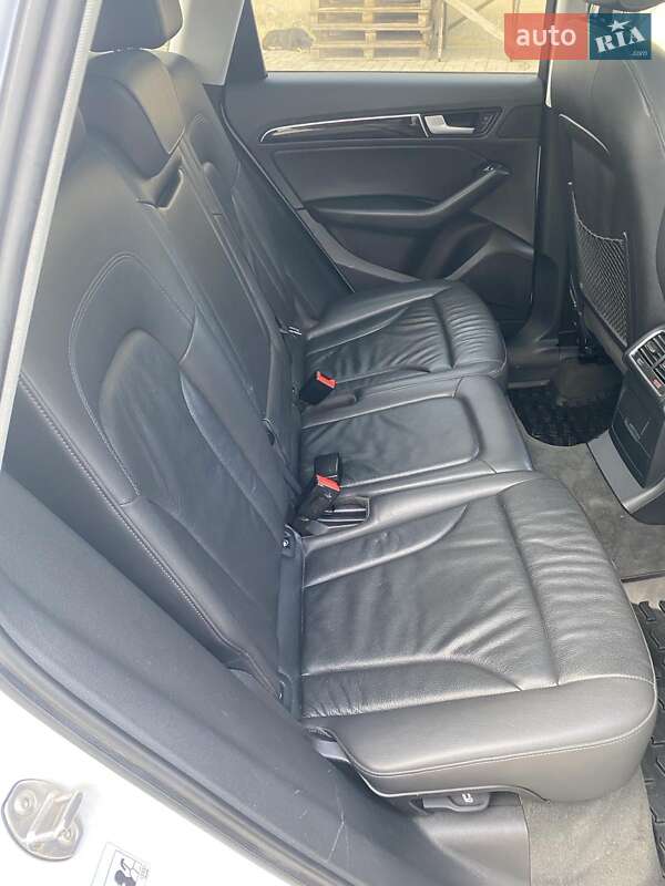 Внедорожник / Кроссовер Audi Q5 2013 в Черновцах