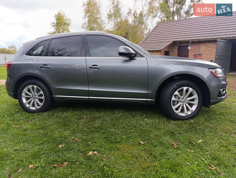 Позашляховик / Кросовер Audi Q5 2012 в Володимирі