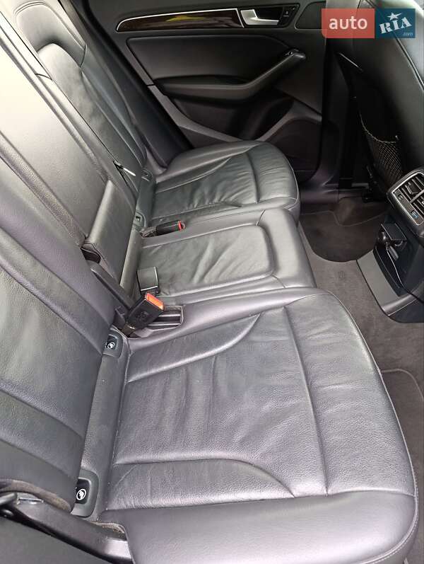 Позашляховик / Кросовер Audi Q5 2012 в Володимирі