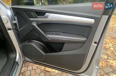Позашляховик / Кросовер Audi Q5 2018 в 