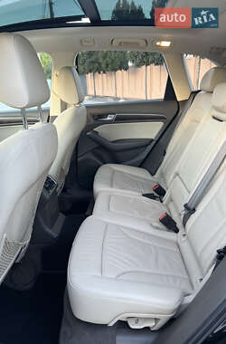 Внедорожник / Кроссовер Audi Q5 2015 в 