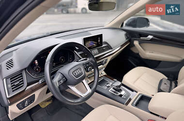 Внедорожник / Кроссовер Audi Q5 2018 в 