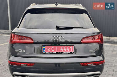 Внедорожник / Кроссовер Audi Q5 2018 в 