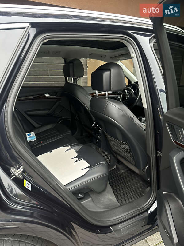 Позашляховик / Кросовер Audi Q5 2017 в Дніпрі