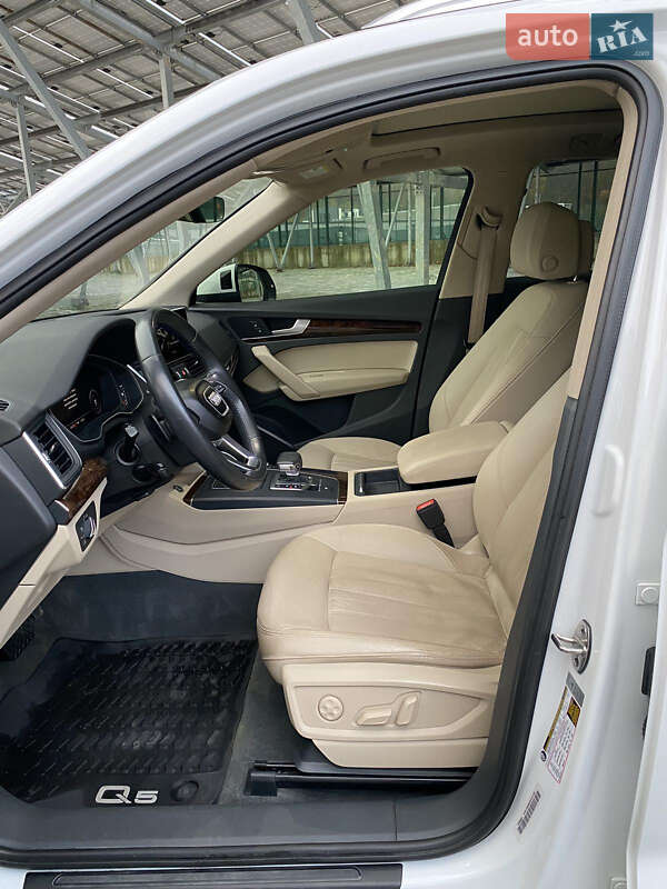 Внедорожник / Кроссовер Audi Q5 2018 в Львове