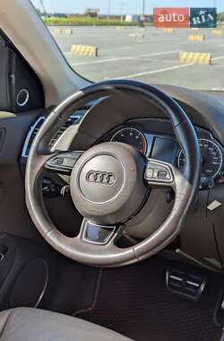 Внедорожник / Кроссовер Audi Q5 2015 в 