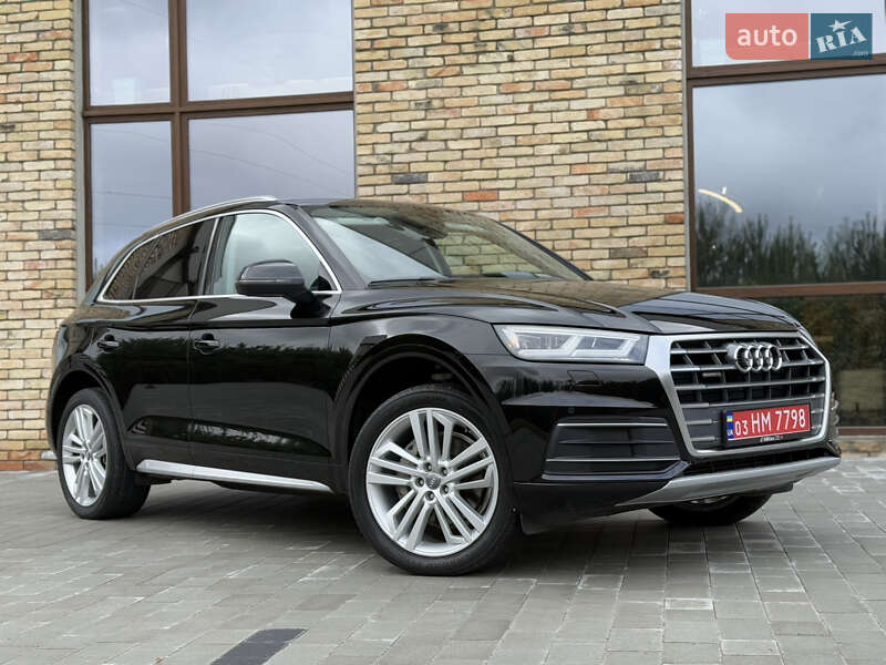 Внедорожник / Кроссовер Audi Q5 2018 в 