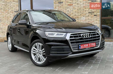 Внедорожник / Кроссовер Audi Q5 2018 в 