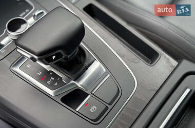 Внедорожник / Кроссовер Audi Q5 2018 в 