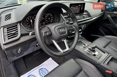 Внедорожник / Кроссовер Audi Q5 2018 в 