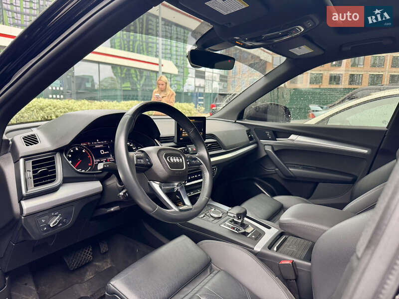 Внедорожник / Кроссовер Audi Q5 2020 в Киеве