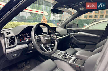 Позашляховик / Кросовер Audi Q5 2020 в 