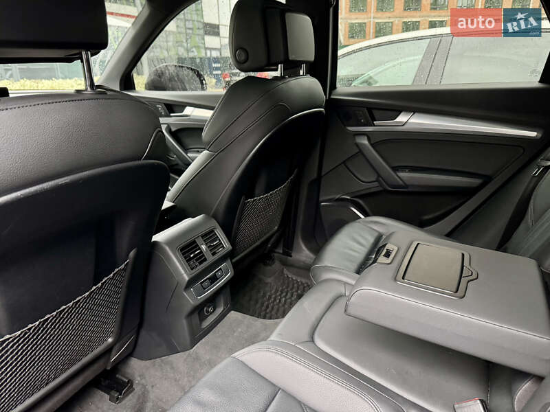 Внедорожник / Кроссовер Audi Q5 2020 в Киеве