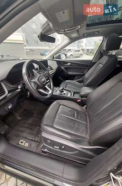 Позашляховик / Кросовер Audi Q5 2018 в 