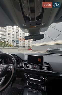 Позашляховик / Кросовер Audi Q5 2018 в 