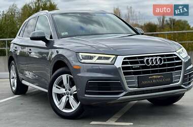 Внедорожник / Кроссовер Audi Q5 2018 в 
