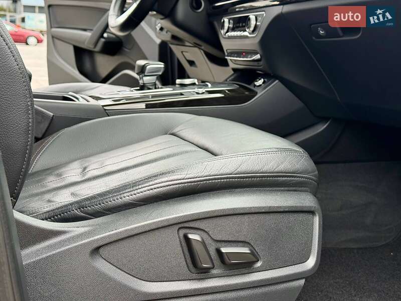 Позашляховик / Кросовер Audi Q5 2018 в Києві