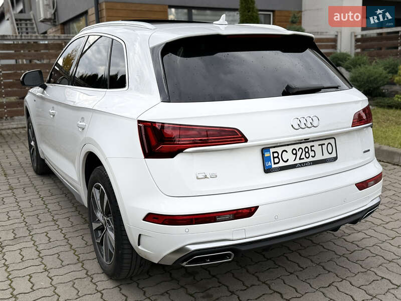 Позашляховик / Кросовер Audi Q5 2022 в Стрию