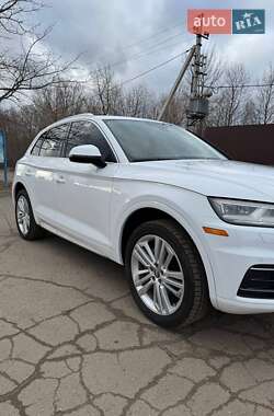 Внедорожник / Кроссовер Audi Q5 2018 в 
