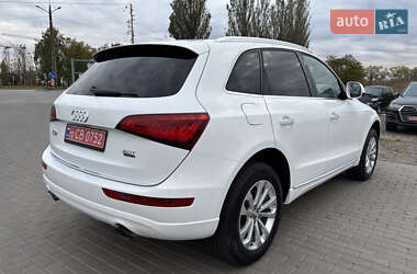 Позашляховик / Кросовер Audi Q5 2016 в 