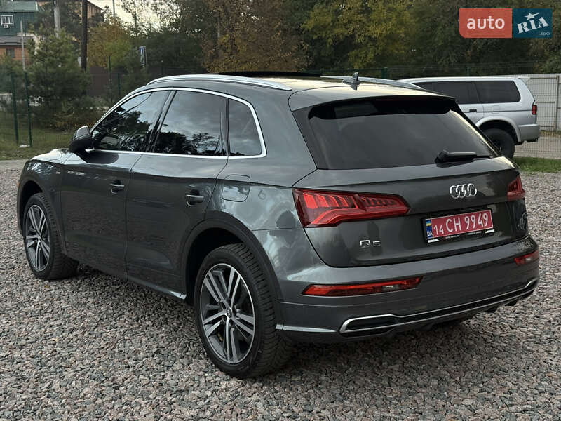 Позашляховик / Кросовер Audi Q5 2020 в Києві