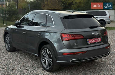 Позашляховик / Кросовер Audi Q5 2020 в 