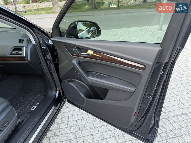 Позашляховик / Кросовер Audi Q5 2020 в Львові