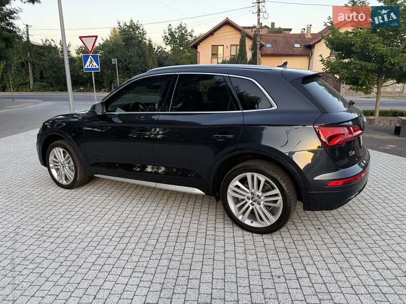 Позашляховик / Кросовер Audi Q5 2020 в Львові