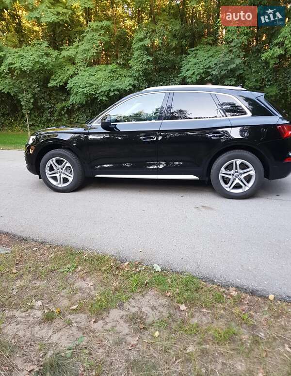 Позашляховик / Кросовер Audi Q5 2018 в Львові