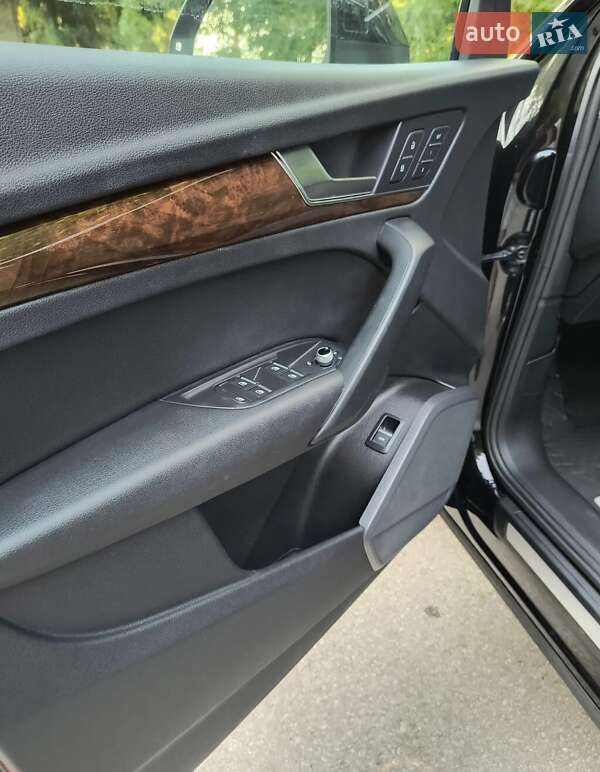 Позашляховик / Кросовер Audi Q5 2018 в Львові