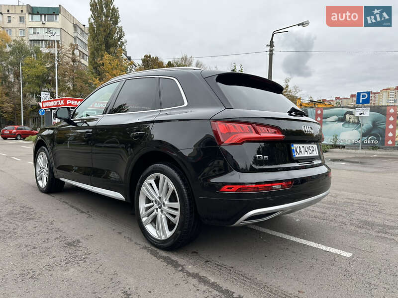Позашляховик / Кросовер Audi Q5 2019 в Києві