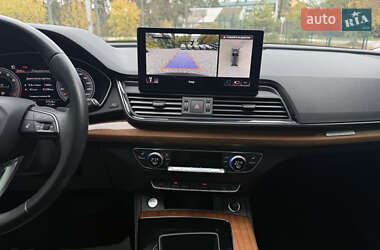 Позашляховик / Кросовер Audi Q5 2021 в 