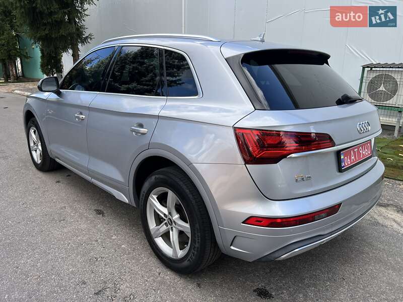 Позашляховик / Кросовер Audi Q5 2020 в Києві