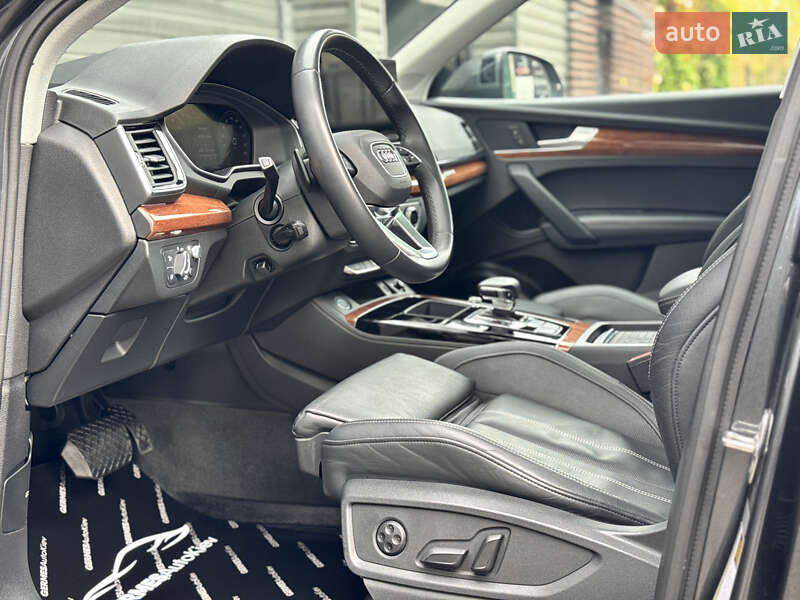 Позашляховик / Кросовер Audi Q5 2021 в Києві
