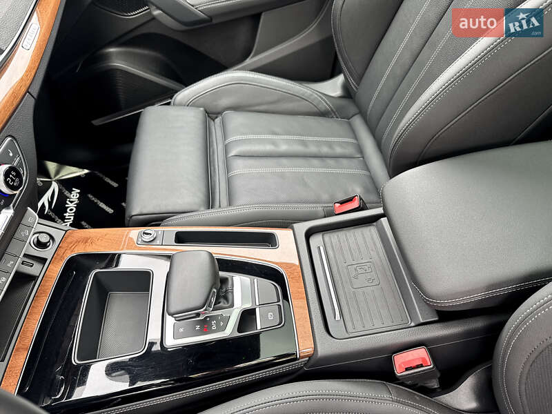 Позашляховик / Кросовер Audi Q5 2021 в Києві