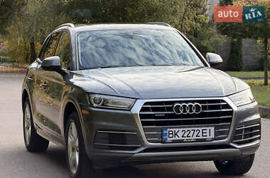 Внедорожник / Кроссовер Audi Q5 2017 в 