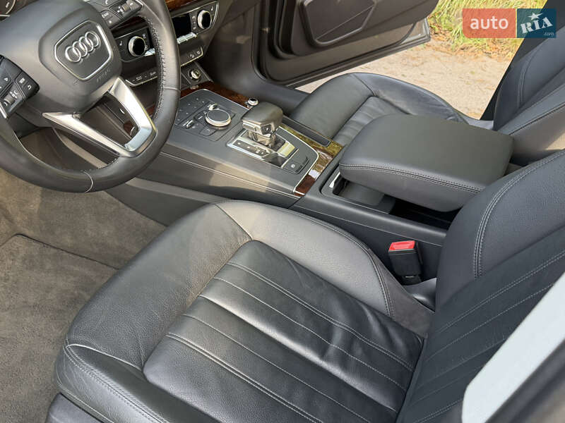 Внедорожник / Кроссовер Audi Q5 2017 в Ровно
