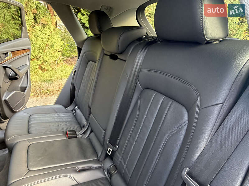 Внедорожник / Кроссовер Audi Q5 2017 в Ровно