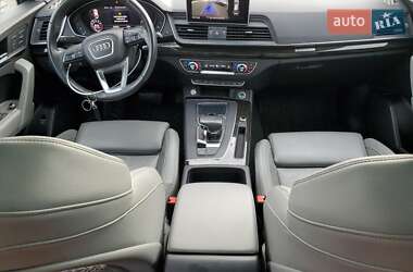 Позашляховик / Кросовер Audi Q5 2018 в 