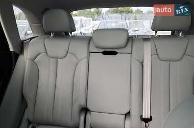 Позашляховик / Кросовер Audi Q5 2018 в 
