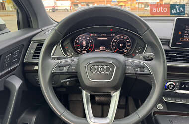 Позашляховик / Кросовер Audi Q5 2018 в 