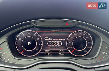 Позашляховик / Кросовер Audi Q5 2018 в 