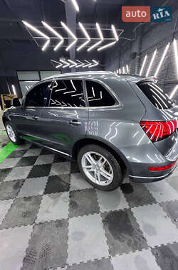 Позашляховик / Кросовер Audi Q5 2014 в 