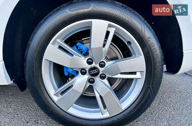 Позашляховик / Кросовер Audi Q5 2016 в 