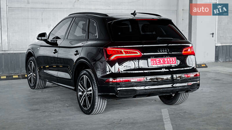 Позашляховик / Кросовер Audi Q5 2018 в Рівному