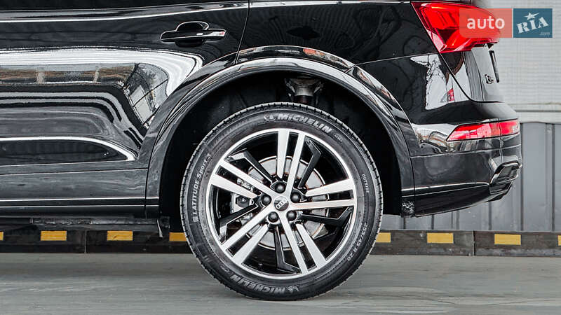 Позашляховик / Кросовер Audi Q5 2018 в Рівному