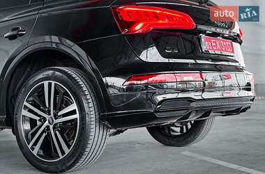 Позашляховик / Кросовер Audi Q5 2018 в 