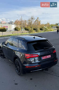 Позашляховик / Кросовер Audi Q5 2017 в  фото 3 Позашляховик / Кросовер Audi Q5 2017 в